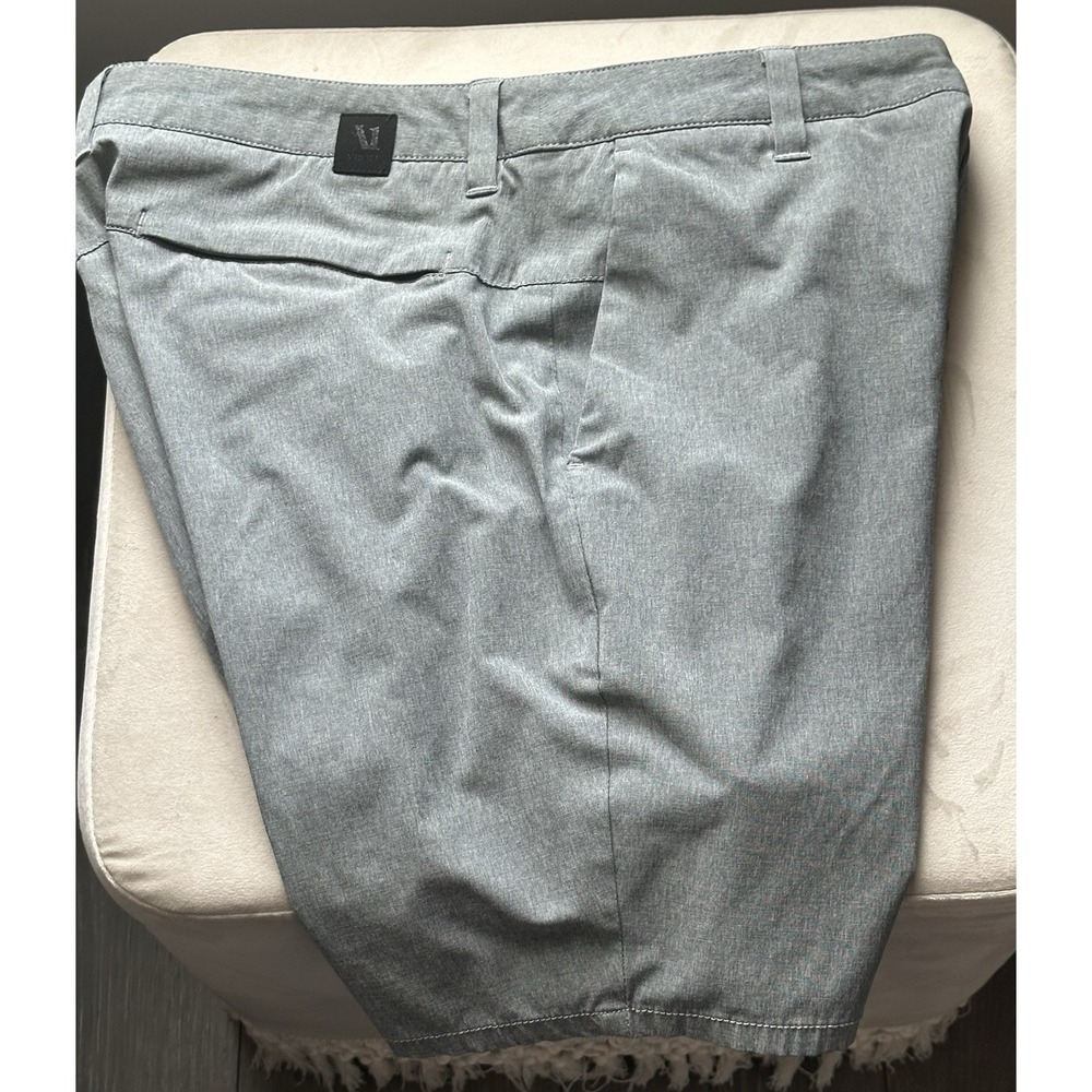 Vuori Men Size 30 Aim Shorts‎ Stretch Chino Gray Athleisure V368